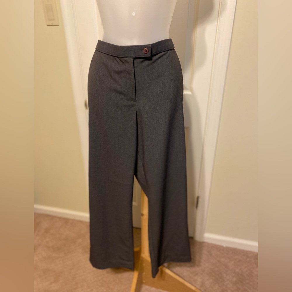 NWOT East 5th - Woman’s gray stretch trousers, Size: 14P